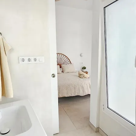 & Comfy Flat